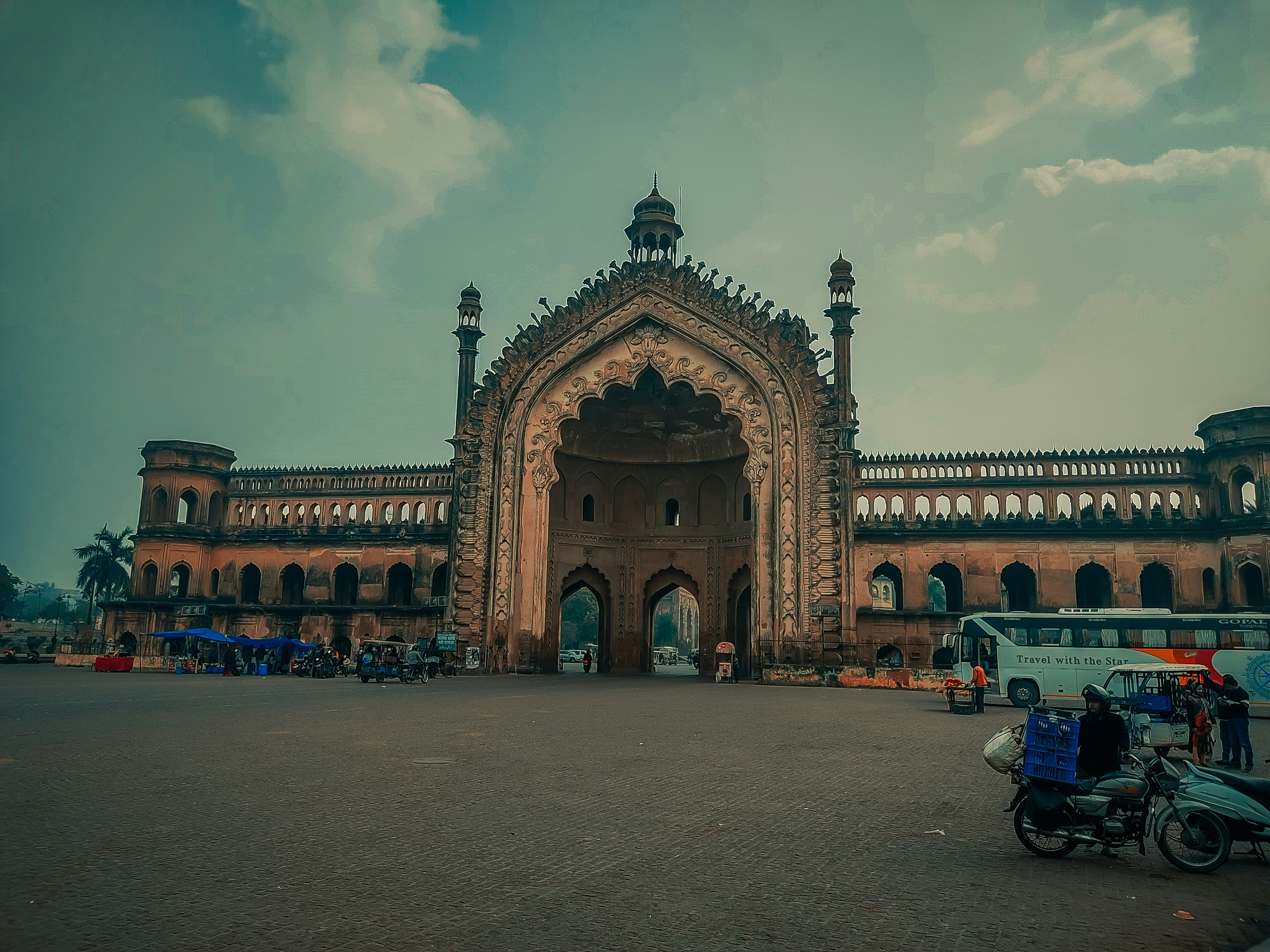 Rumi Darwaza